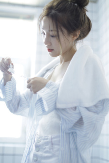 爸刚走爷爷就来抱妈妈的说说